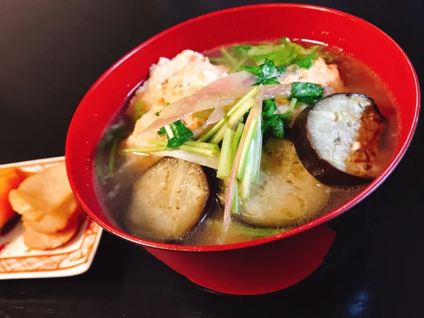 今朝のお味噌汁 #お味噌汁 
焼きナスとミョウガ、つくね、豆腐を鯛だしで|松澤美穂さん