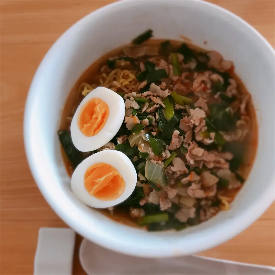 Snapdishの料理写真:勝浦式坦々麺(°∀°)ﾋｰﾊｰお昼ごはん|サチャンさん