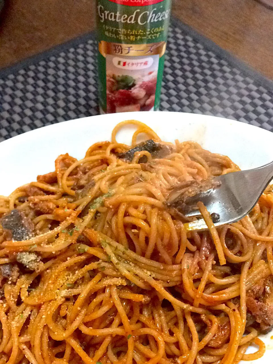 イワシの味噌煮缶とトマトケチャップので作るパスタ🍝|ま〜てぃんさん