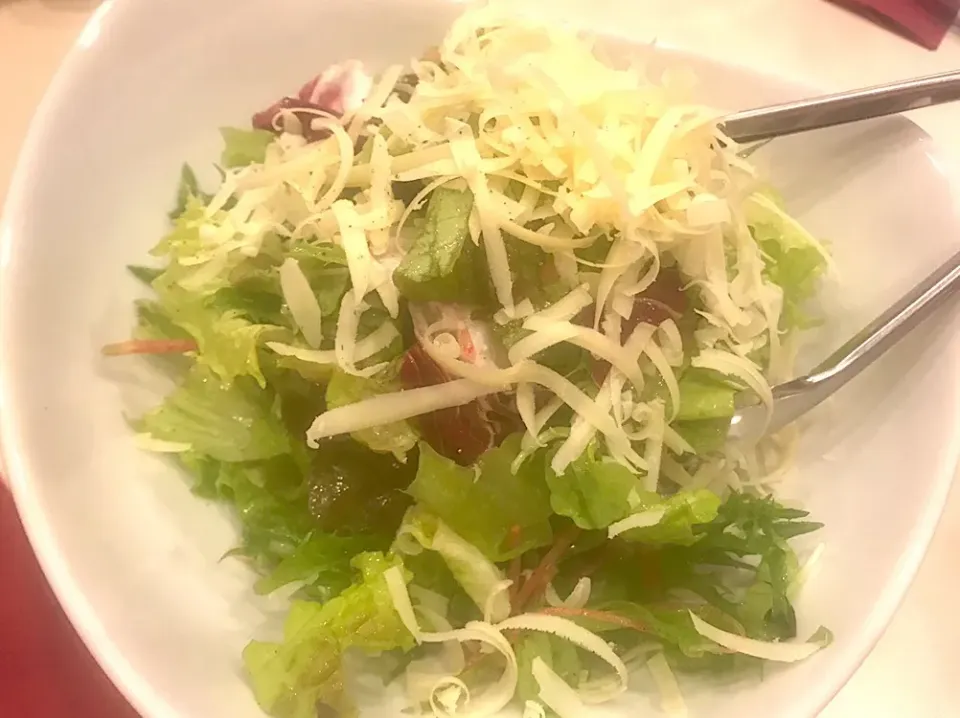 Salade de fromage🧀ｸﾞﾘｭｴｰﾙﾁｰｽﾞのﾗﾍﾟｻﾗﾀﾞ|🌈Ami🍻さん