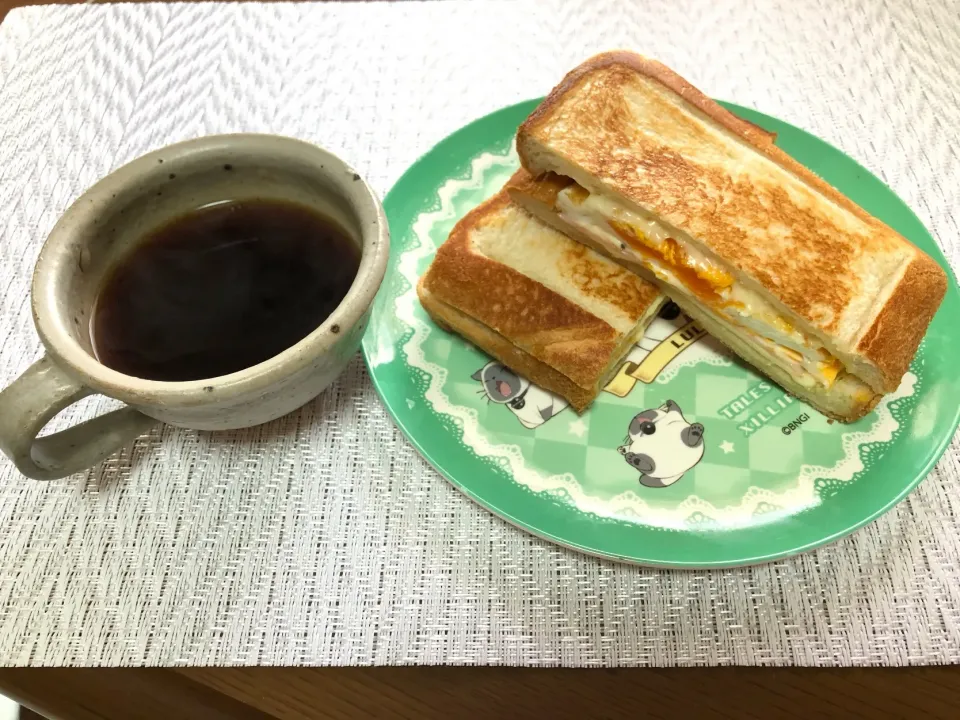 チーハムエッグホットサンド♪相変わらず長い|ma-ko omaさん