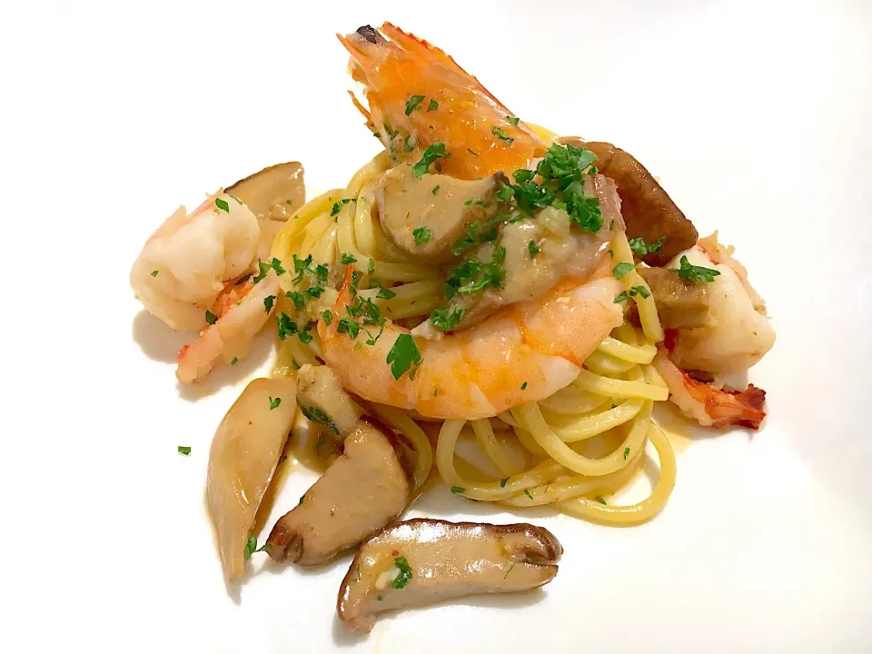 【パスタ】 天使海老とポルチーニ茸の自家製パスタ トンナレッリ Home made pasta Tonnarelli with prawn and porcini mushroom|ゆうじ.さん