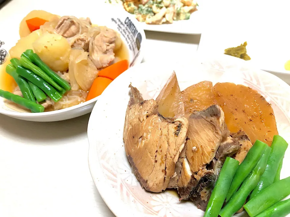 ブリ大根&肉じゃが
 #ぶり大根  #肉じゃが #見た目がかぶる #寒い日に|maikoさん