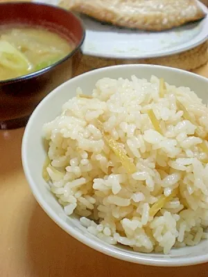 はちわれ４１３さんの香りも美味しい＊生姜ご飯。炊飯器に入れるだけ！ #楽天レシピ|楽天レシピさん