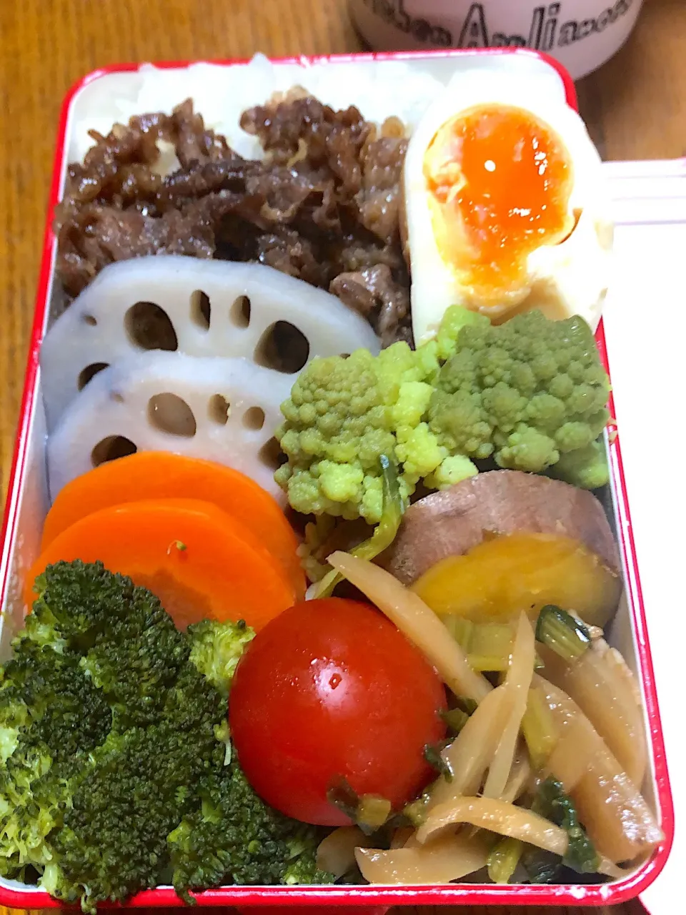 Snapdishの料理写真:12月17日（月）蒸し野菜とカブのきんぴら弁当😅|かよっぺさん