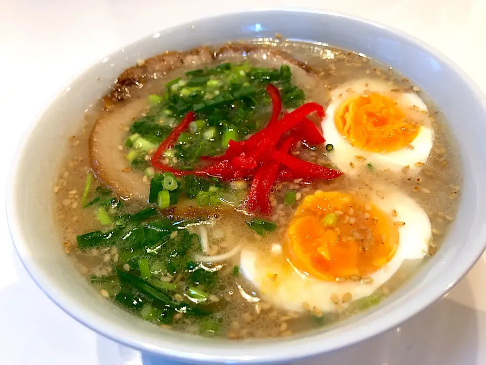 今日のお昼ご飯は福岡空港で購入した、八ちゃんラーメン🍜✨|NOBUちえさん