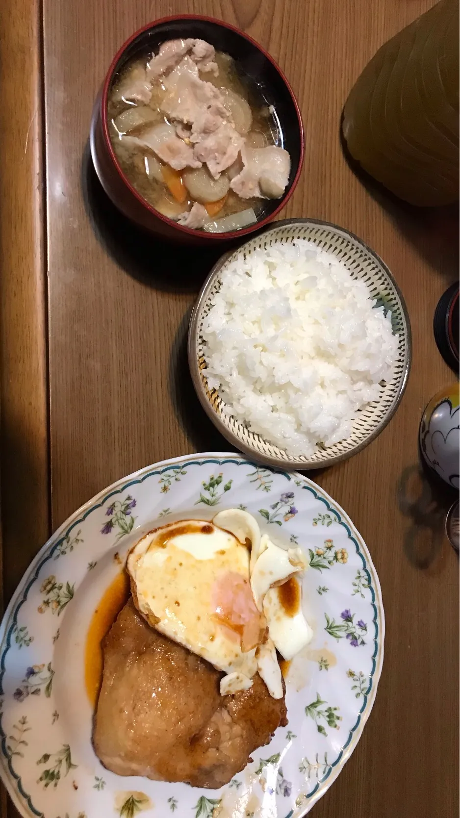 Snapdishの料理写真:チキンステーキ 豚汁|ところどころ田所さん