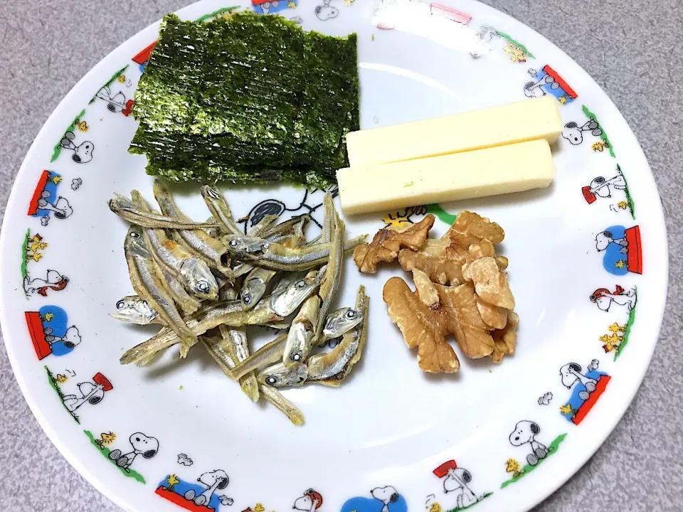 焼き海苔、ゴーダチーズ、煮干し、素焼きクルミ
 #食事制限  #低fodmap  #過敏性腸症候群  #ibs  #小腸細菌異常増殖症  #sibo|gekoさん