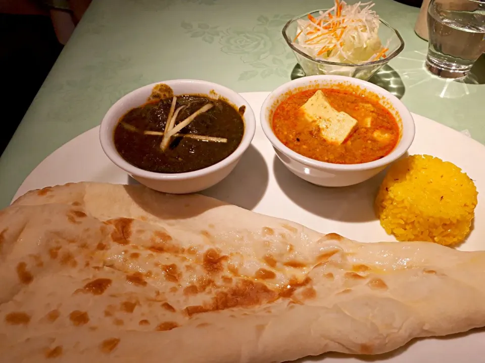 ほうれん草とチキンカレー、キーマと豆腐カレー @シャングリラ #北インドカレー|カリー仙人さん