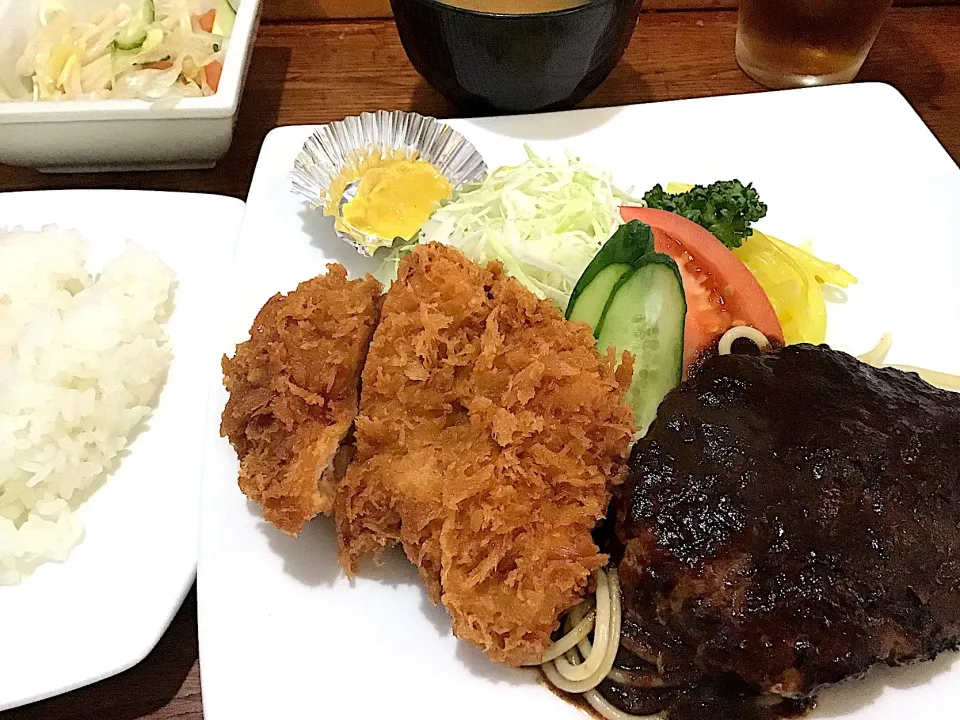 立川の老舗洋食店
にゅーとんのランチ
チキンカツとハンバーグ|須佐 浩幸さん