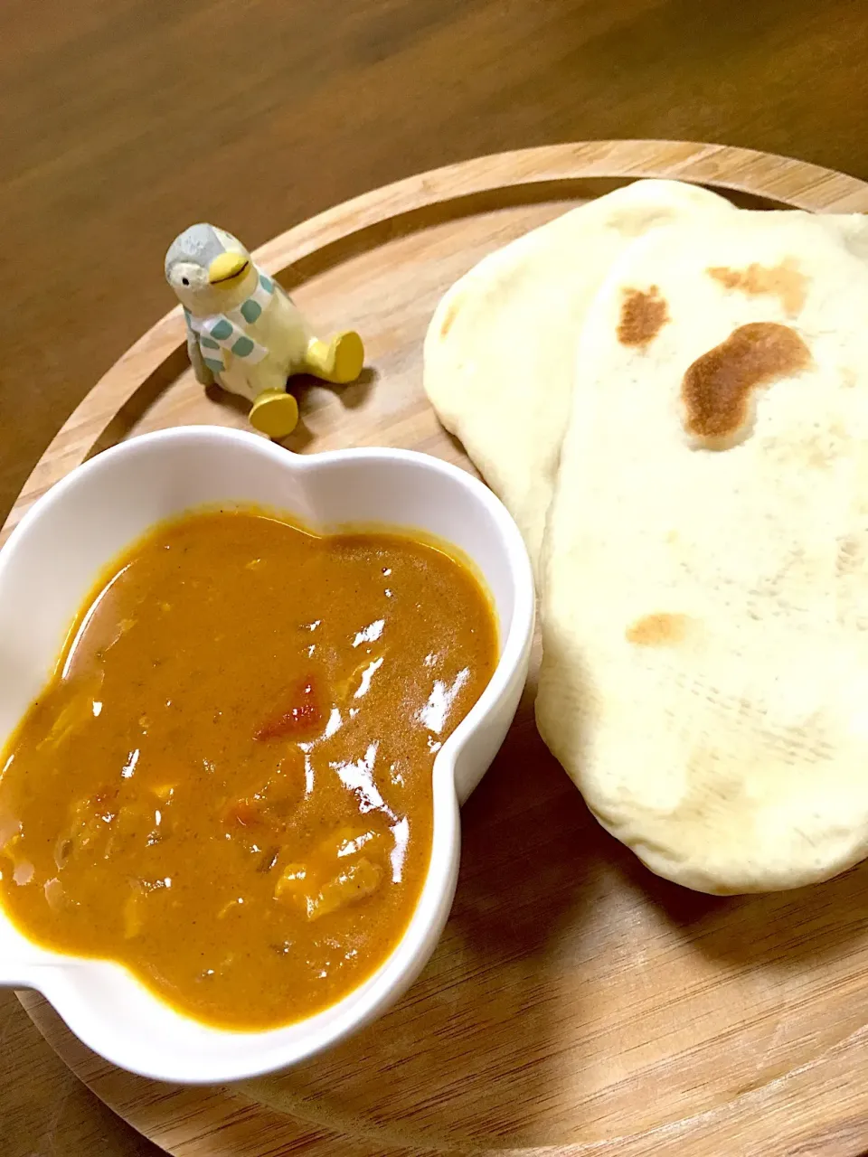 Snapdishの料理写真:バターチキンカレー✨ナン✨|みきさん