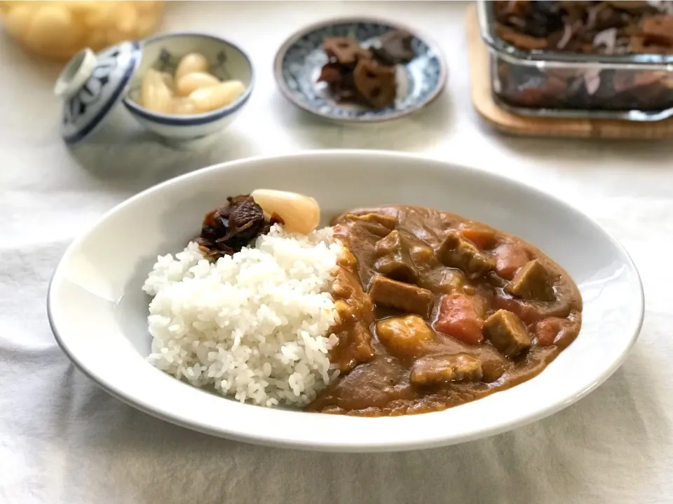 らっきょうと福神漬けとカレーライス            #自家製漬物 #低温調理肉  #sousvide|まる(丸大豆)さん