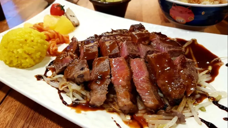 Steak for lunch at Jongno Tower|steven z.y.さん