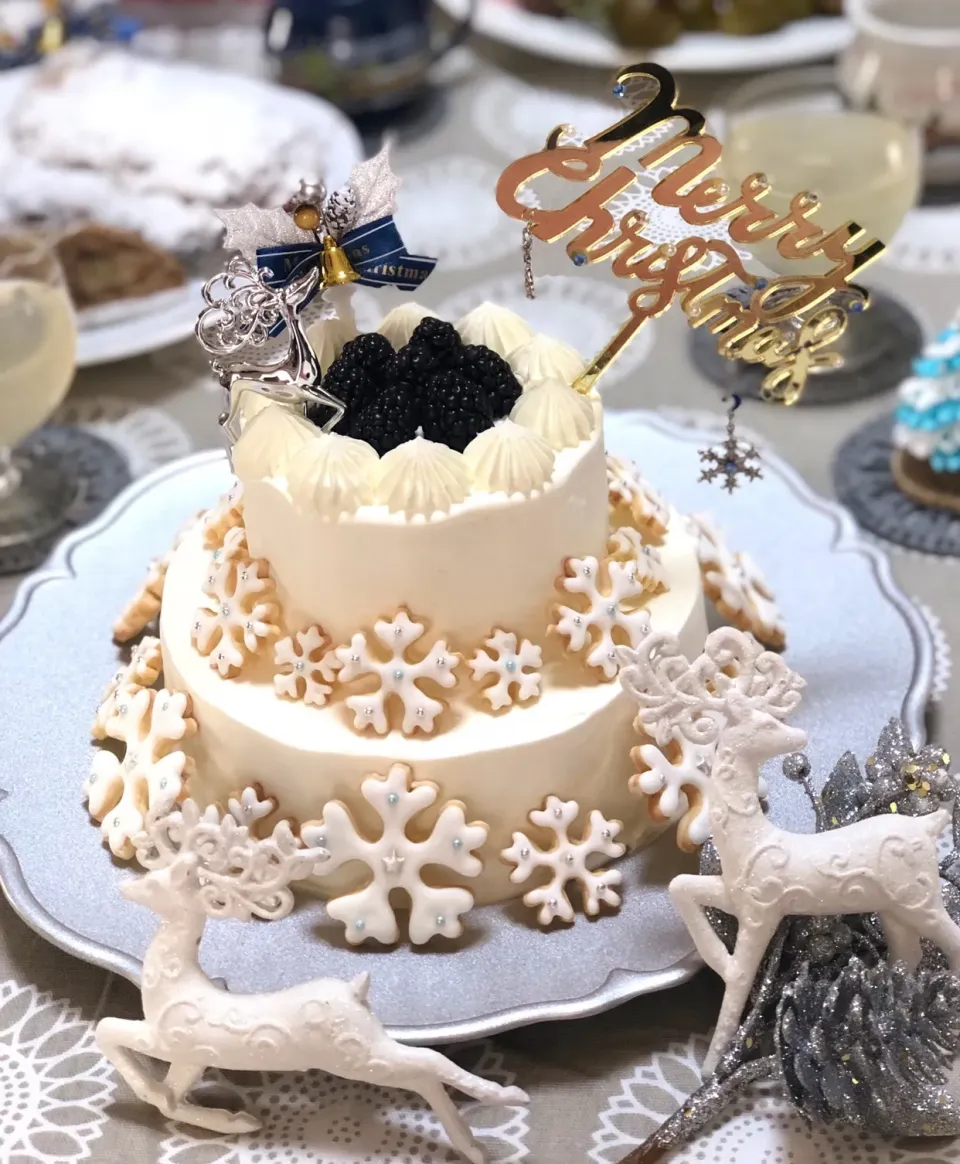 雪の結晶クッキーとクリスマスケーキ❄️|シフォンさん