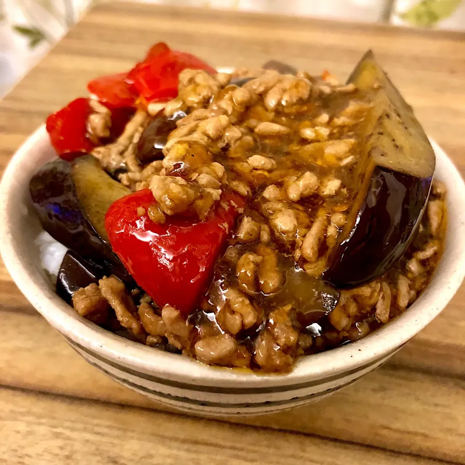 きょうの夜ごはん#プチ麻婆茄子丼 #ひとり暮らしごはん #控えめ|ゆかｕさん