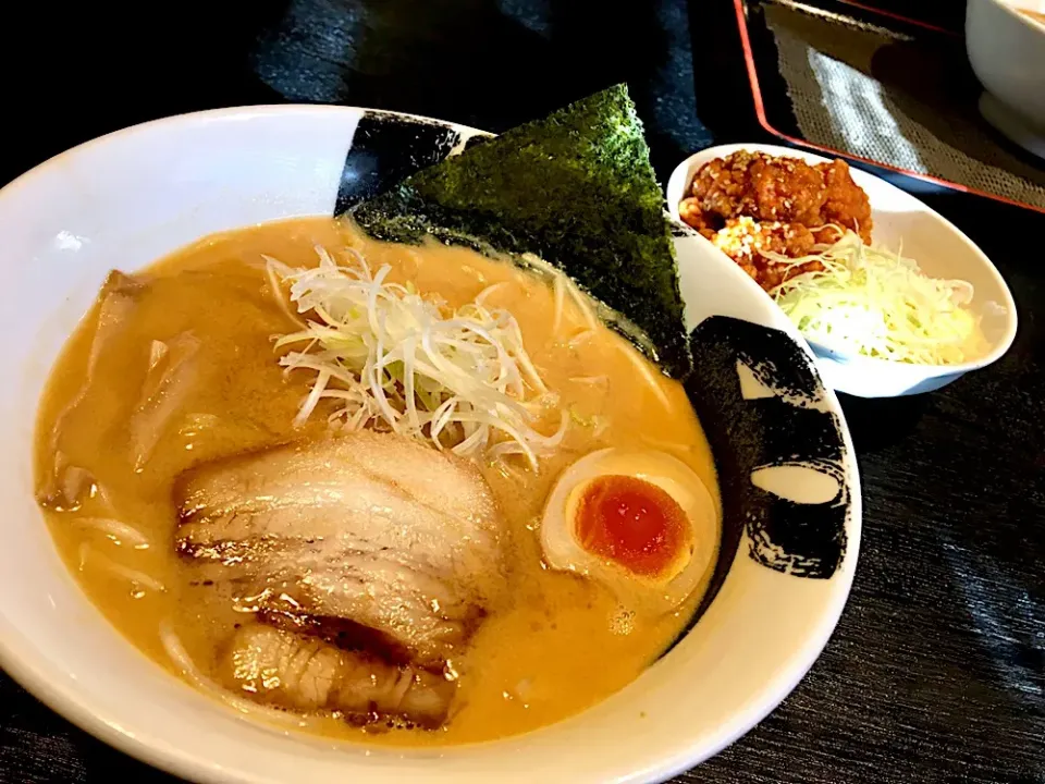 Snapdishの料理写真:はやたろう  濃厚味噌ラーメン|もにもにかさん