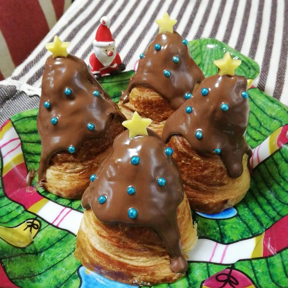 Snapdishの料理写真:ミニクロワッサン🥐のクリスマスツリー🎄(12/19)
#デニッシュ/クロワッサン #クリスマス|海猫さん