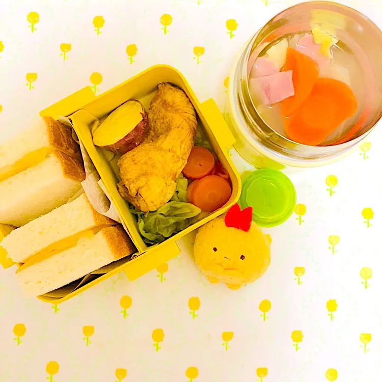 Snapdishの料理写真:2018.12.19 たっぷり野菜ポトフ弁当🌼|えまむらさん