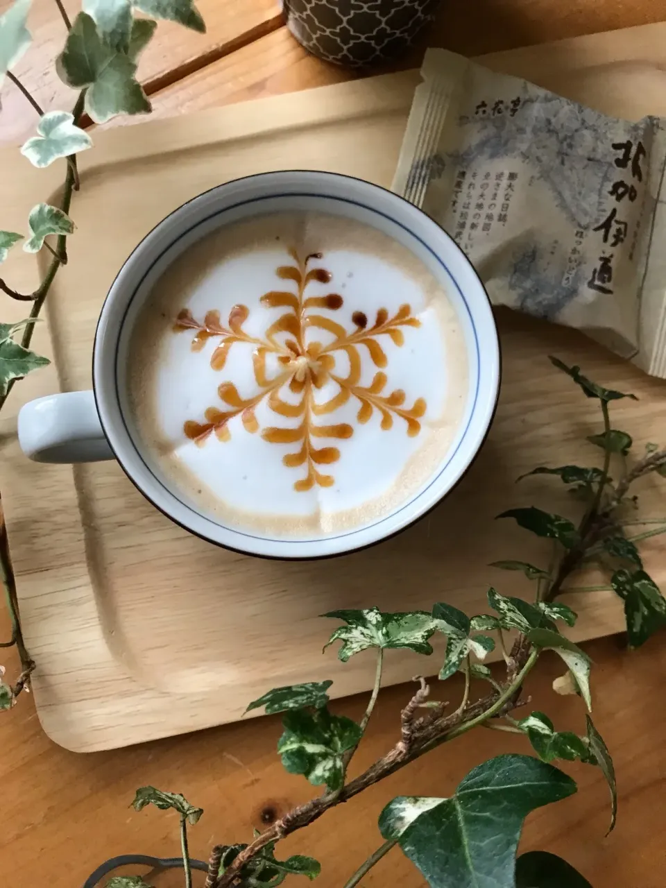 ❄︎❄️久しぶりの お絵かきカフェオレ☕️ スノーフレークだけど お家の中は ホッコリ暖か☃️|Hollyさん