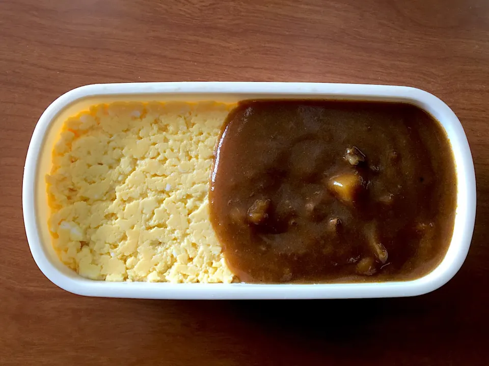 オムカレー #お弁当修業中  #お弁当記録  #お弁当  #オムカレー|まみさん