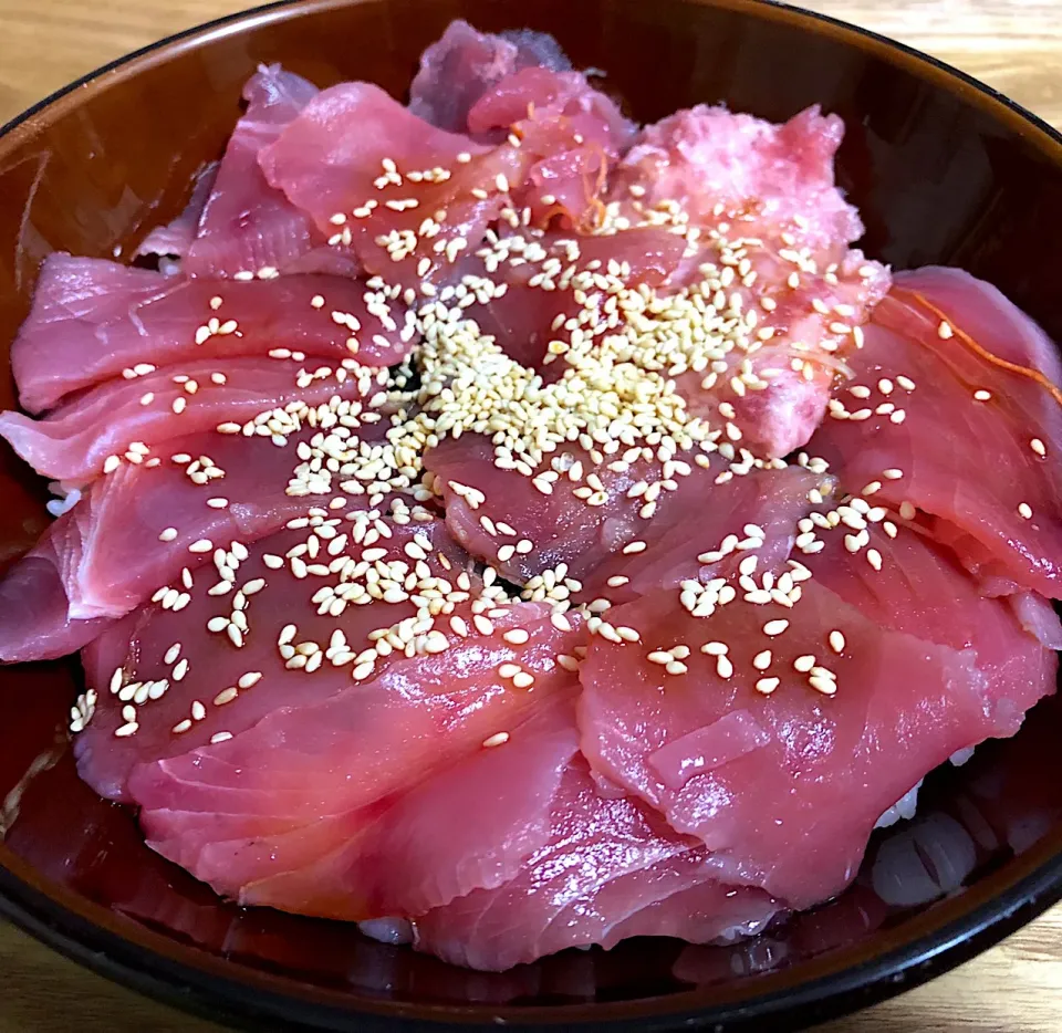 まぐろ尽くし丼|まぁたんさん