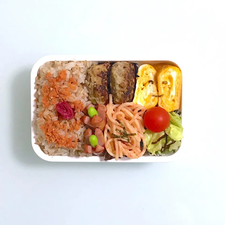 パパのお弁当(^^)
 #お弁当  #麦ご飯  #ハンバーグ  #冷凍食品|kakoさん