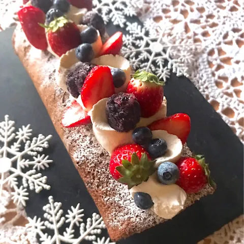 「香り高いミルクココア」を使ってみたSnapdishの料理・レシピ写真:30分で作れる🍓ベリーベリーのココアロールケーキ
#香り高いミルクココア