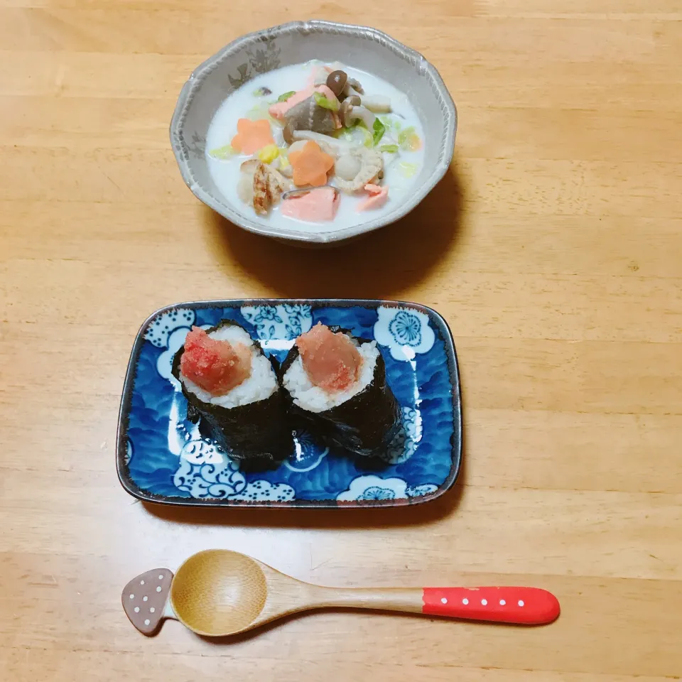 ホタテと鮭のクリーム煮                                             明太子おにぎり🍙|ちゃみこさん