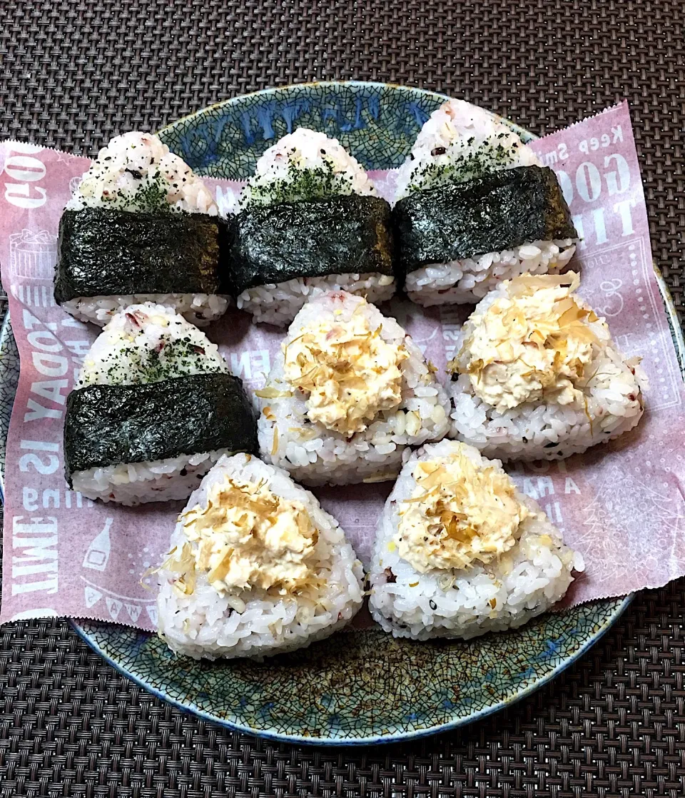 15雑穀ともち麦ごはん🍚 しそ青混ぜのり & ツナマヨおかか|kiusoudaiさん