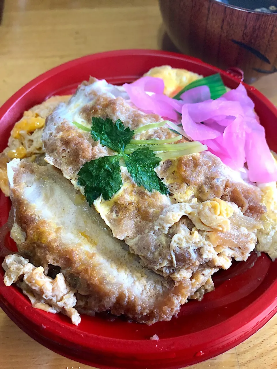 三元豚のロースカツ丼弁当ミニ🍵|ラックさん