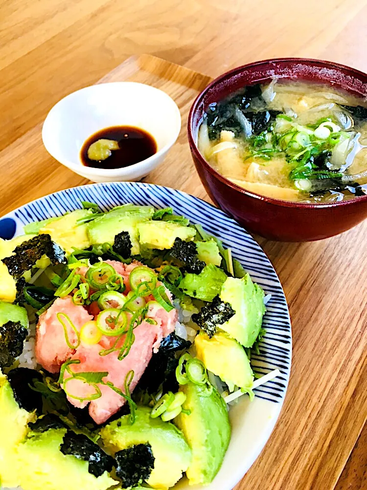 ランチに アボカドネギトロ丼✨|ミッチ☆ママさん