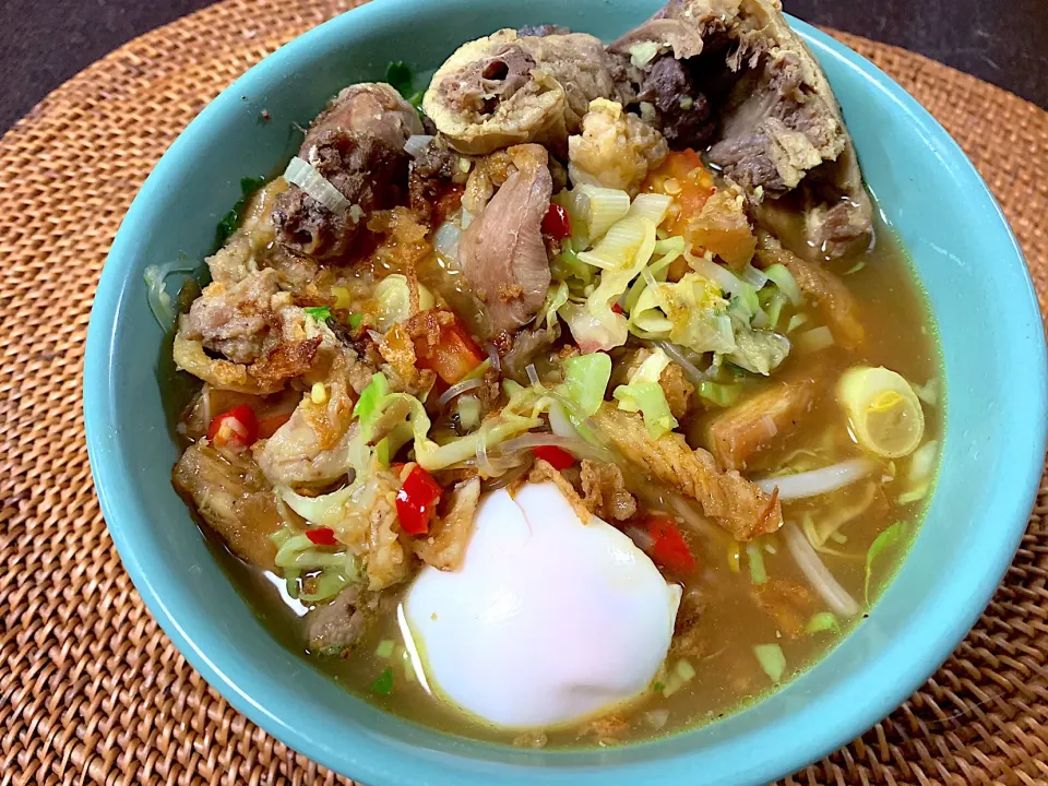 Soto ayam tulang|yeni kartikasariさん