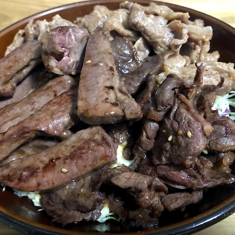 豪華焼肉丼|まぁたんさん