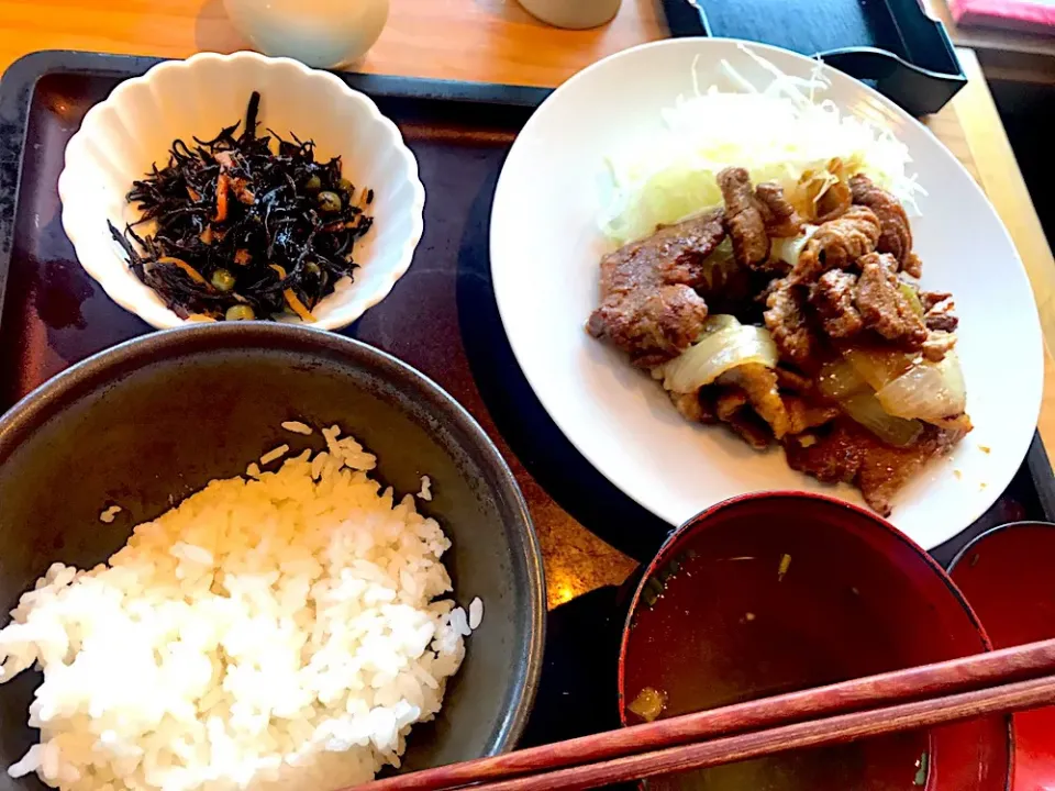 生姜焼き定食inやまや|こぢえさん