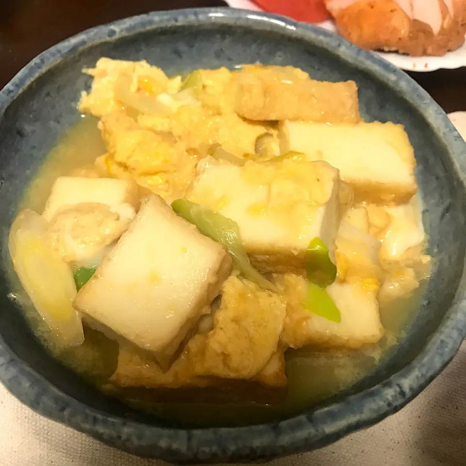 Snapdishの料理写真:厚揚げ豆腐の卵とじ|たかはしかおるさん