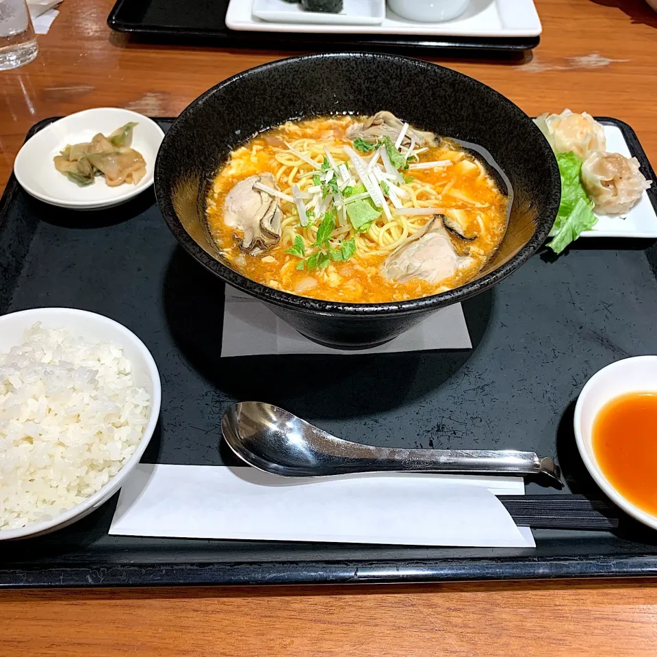 牡蠣酸辣湯麺セット|山内博之さん