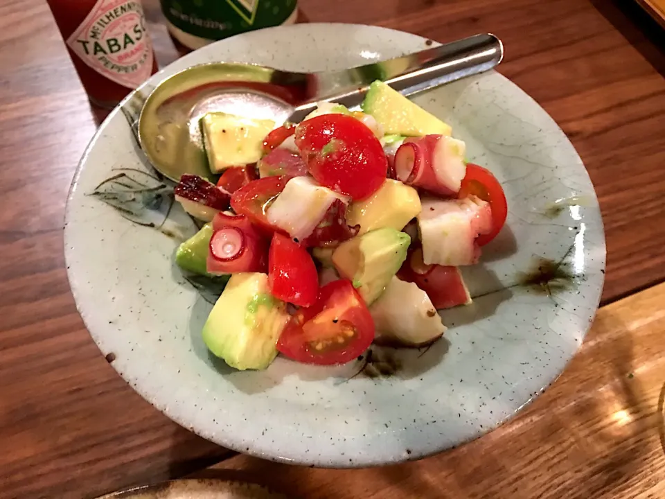 タコとアボカドのサラダ🥑|くむさん