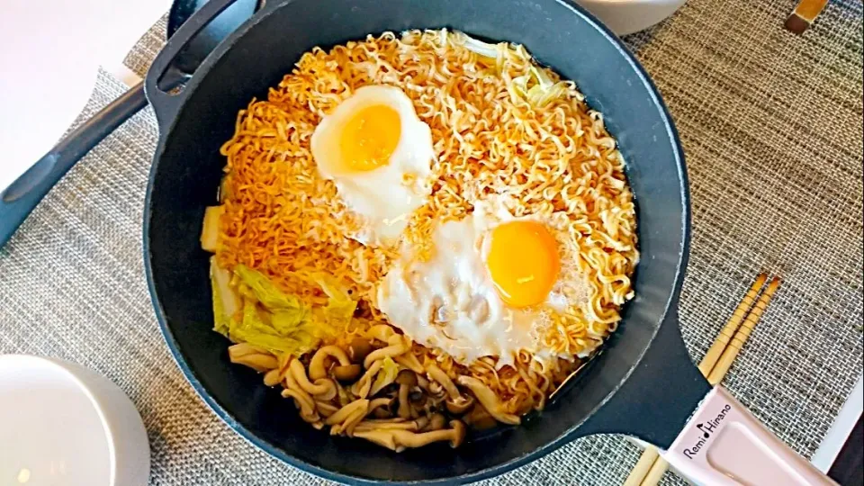 今日の昼食 チ金麦鍋🐥🍜|pinknari🐰🌈さん