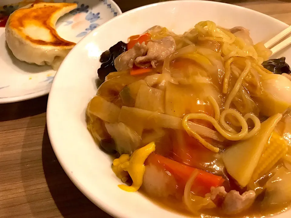 あんかけ焼きそばと餃子|マハロ菊池さん