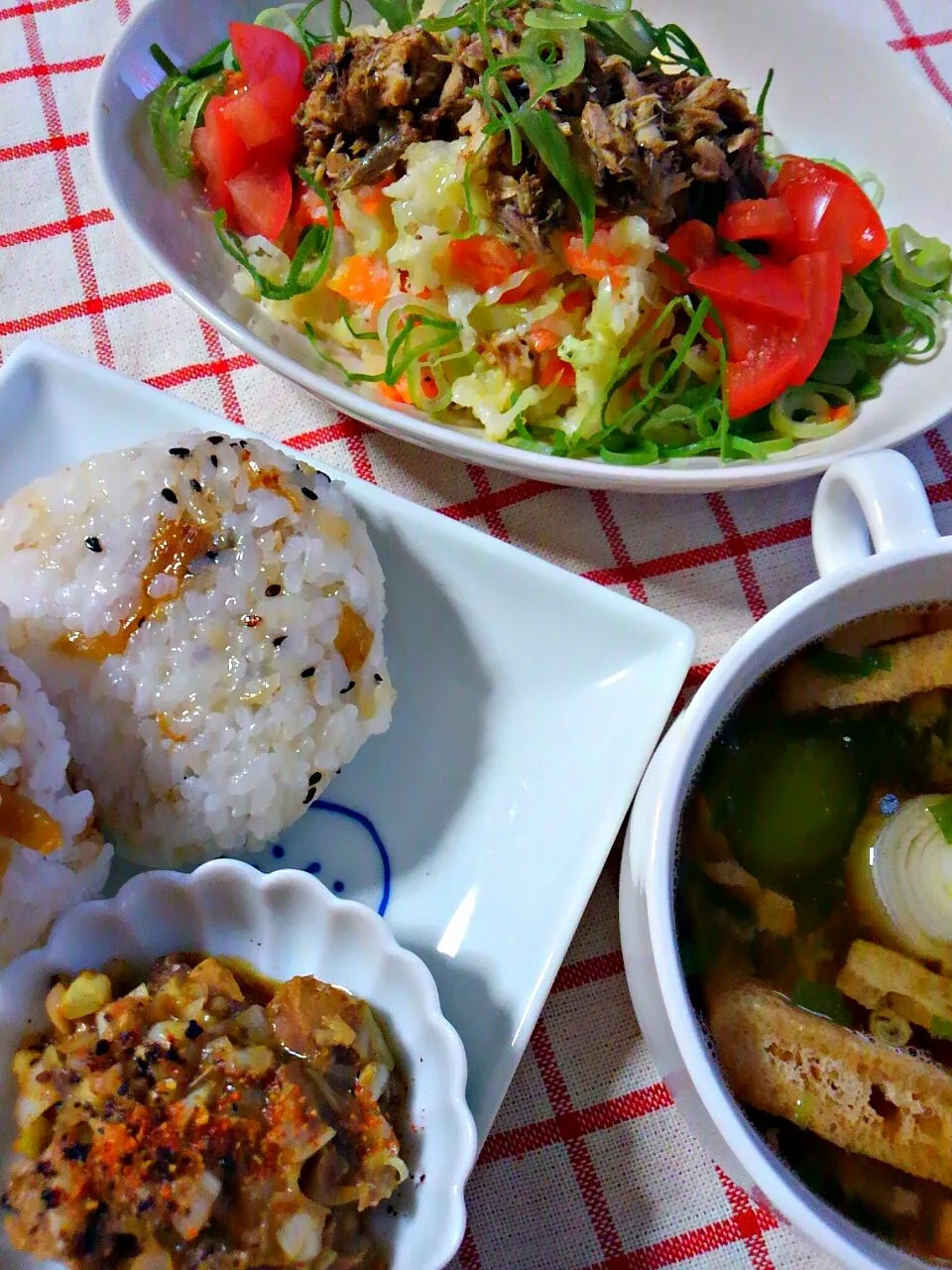 鯖缶をカレー味にしてマッシュポテトサラダ
生姜の佃煮おにぎり　鯖缶ネギ味噌|みるくここあさん