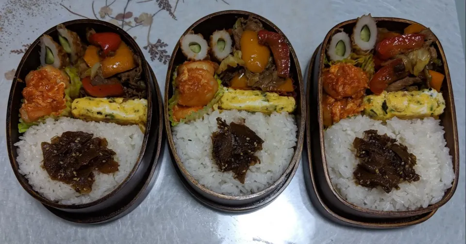 今日のお弁当🍱

梅ちりめん入り卵焼き
彩り回鍋肉
卵入り海老チリ
生姜の甘辛煮|ボスママさん