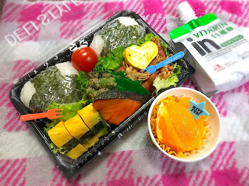 練習試合🎾【おにぎり】弁当〜明太子おにぎり・高菜明太おにぎり・えのきベーコン・いんげんの胡麻和え・焼き鮭・玉子焼き〜
 #お弁当  #おにぎり弁当  #おにぎり  #キャラ弁  #きゃら弁 #|華恋さん