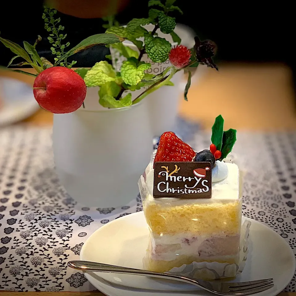 🎄クリスマス・ショートケーキ🍰
#christmas 
#cake|venerdiさん