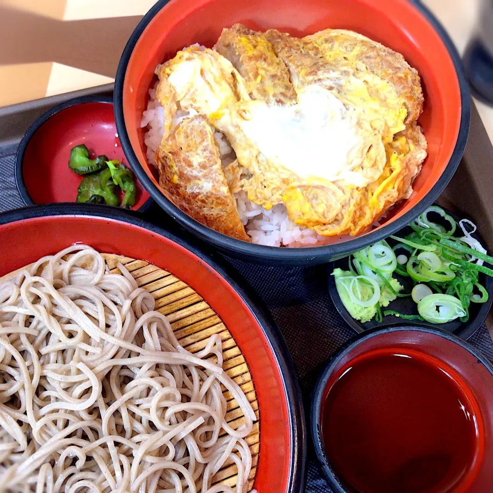 富士そばのカツ丼もりそばセット|Gigi Cafeさん