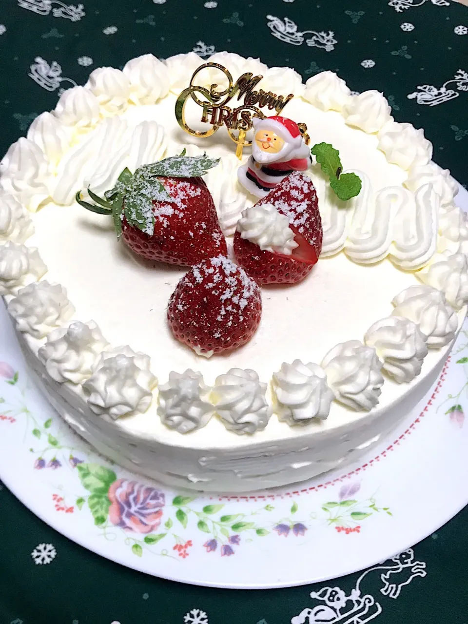 Snapdishの料理写真:#手作りケーキ  #メリークリスマス🎄 #苺🍓ケーキ|みかんさん