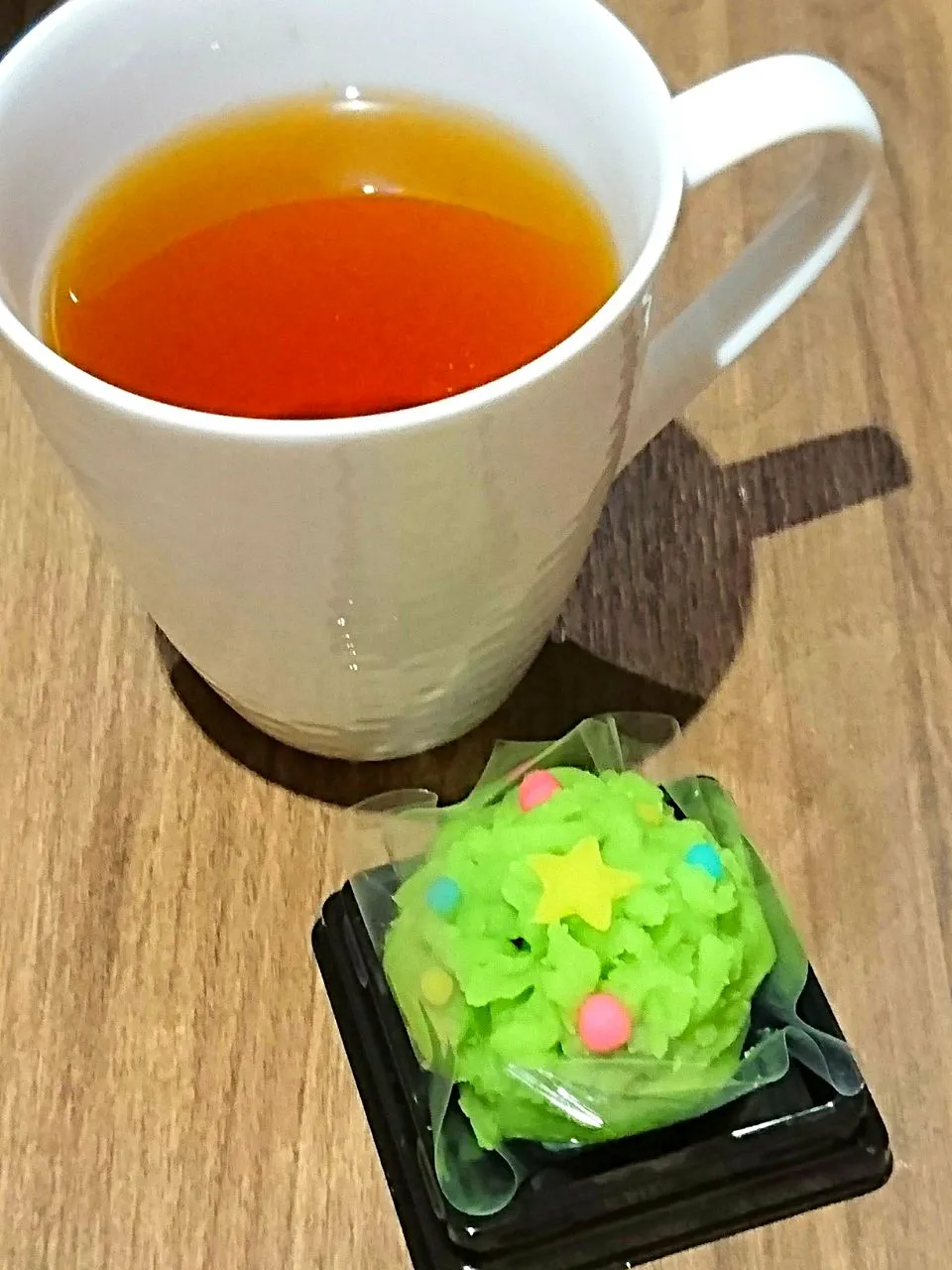 俵屋吉富の上生菓子とほうじ茶|すーさん