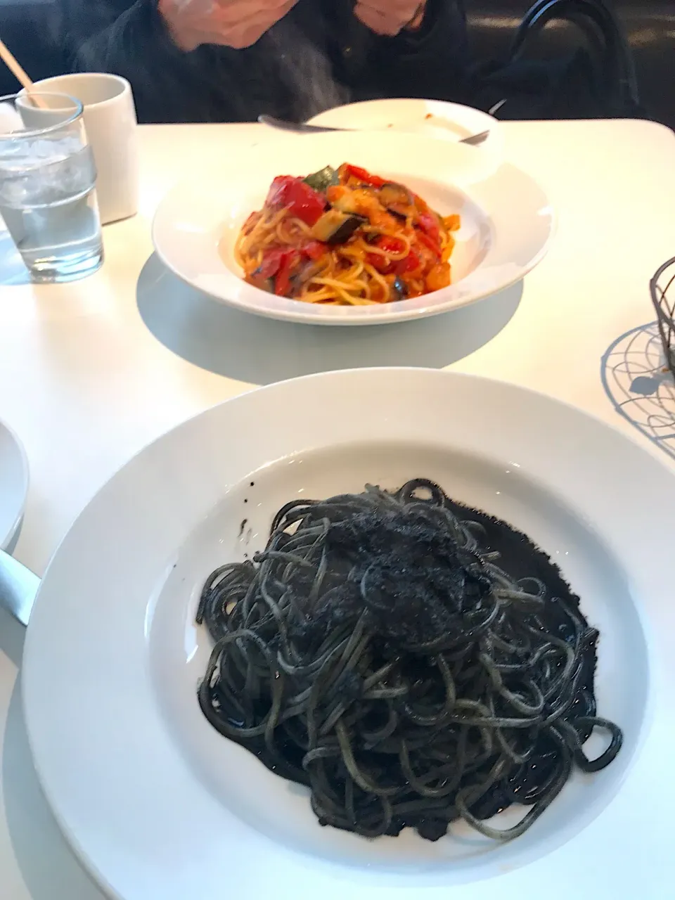 イカスミとトマトパスタ🍅🍝|純さん