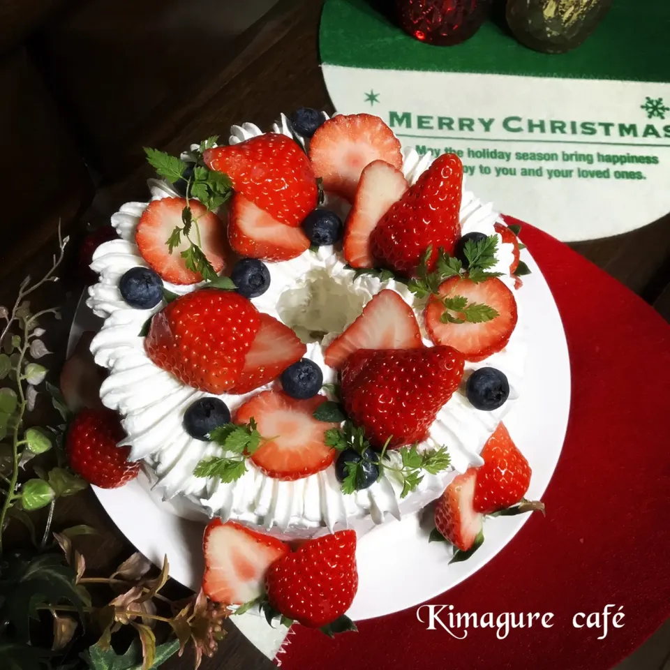 チョコモカシフォンのいちごデコXmas cake|chocochuさん