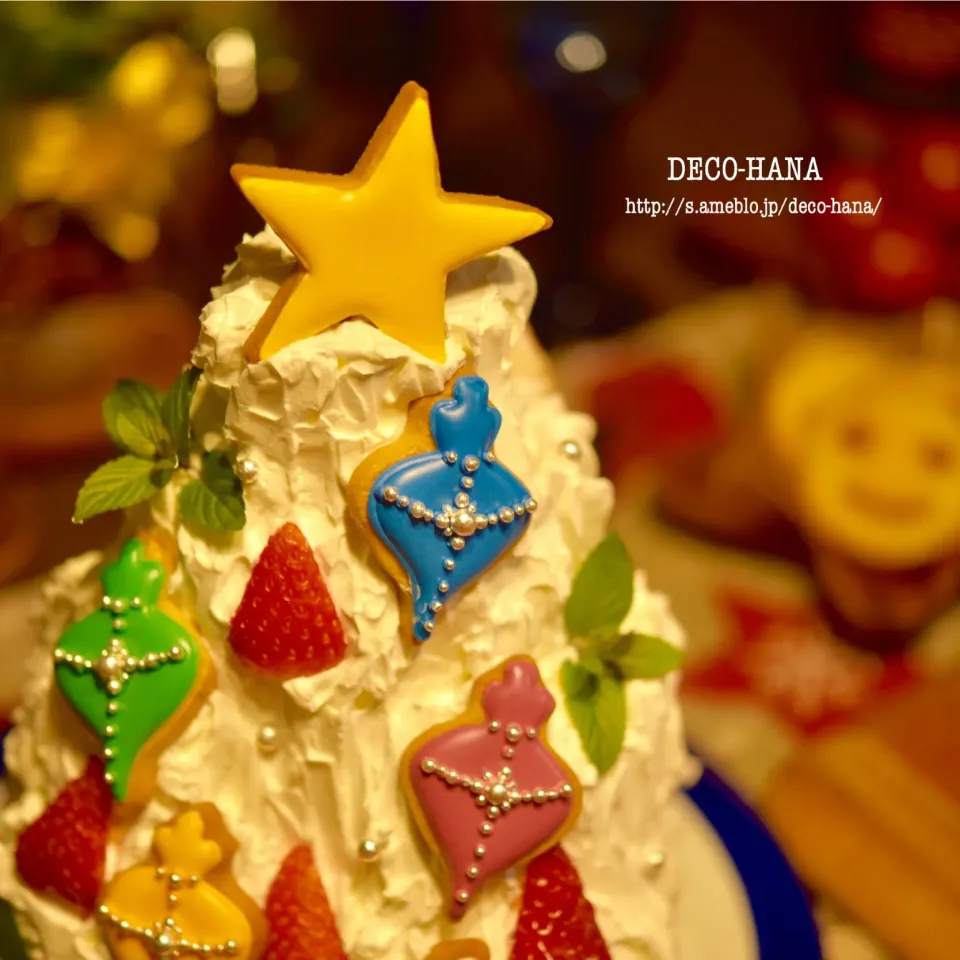 娘デコ❤️ホワイトツリーのクリスマスケーキ🎄|さとみ (satomi_foodart)さん