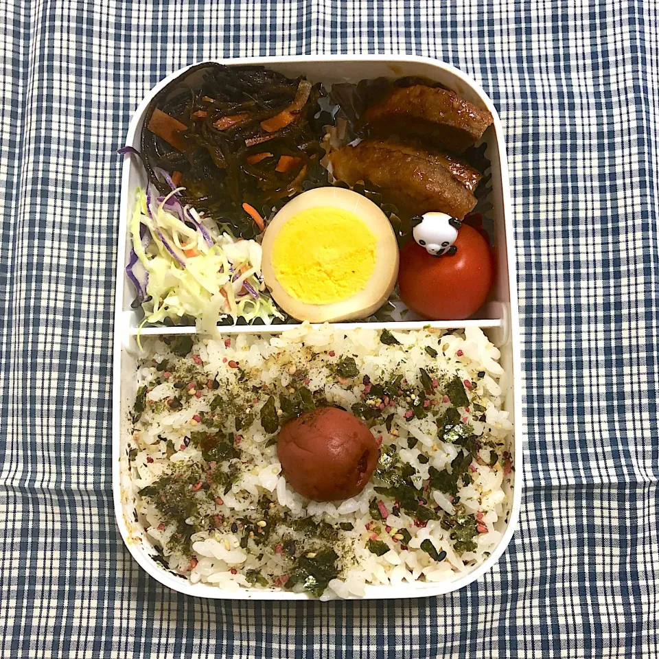 12/25 ハンバーグ（市販） 味玉 コールスローサラダ ひじき煮 ミニトマト🍅|aichanさん